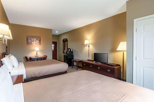 Econo Lodge Inn & Suites Middletown image 19