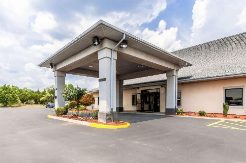 Econo Lodge Inn & Suites Middletown image 26