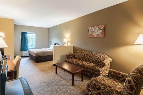 Econo Lodge Inn & Suites Middletown image 7