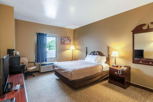 Econo Lodge Inn & Suites Middletown image 8